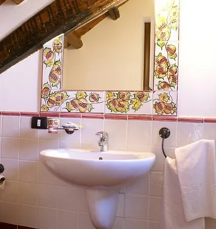 萨洛托迪阿西娜b&b酒店