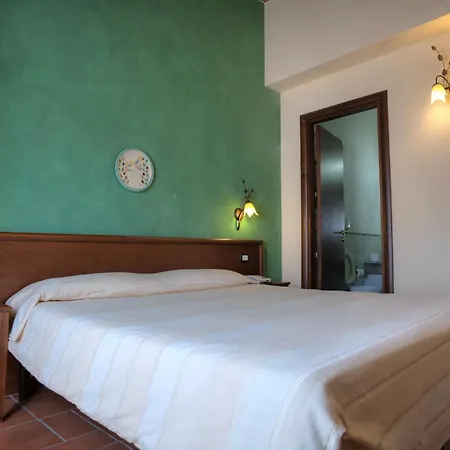 Salotto Di Athena 4*