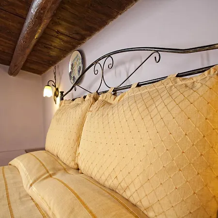 Bed & Breakfast Salotto Di Athena 4*