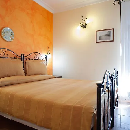Salotto Di Athena Bed & Breakfast 4*