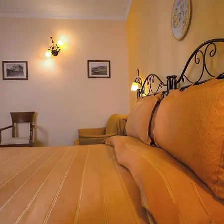 Salotto Di Athena Bed & Breakfast 4*