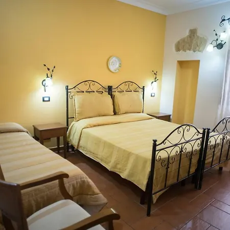 Salotto Di Athena Bed & Breakfast 4*